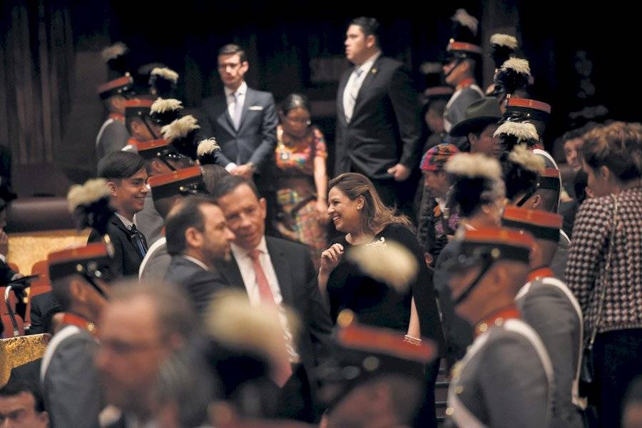 Sandra Jovel en la toma de posesión de Giammattei