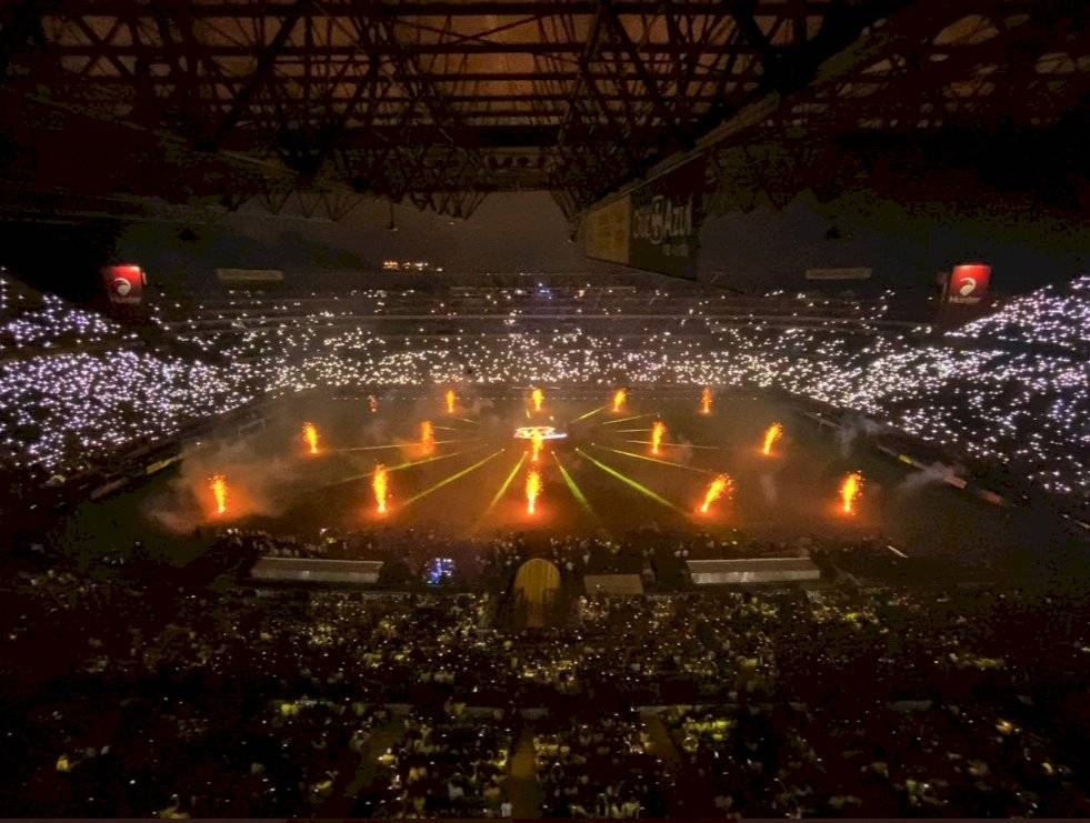El ambiente está encendido de la ‘Noche Amarilla’