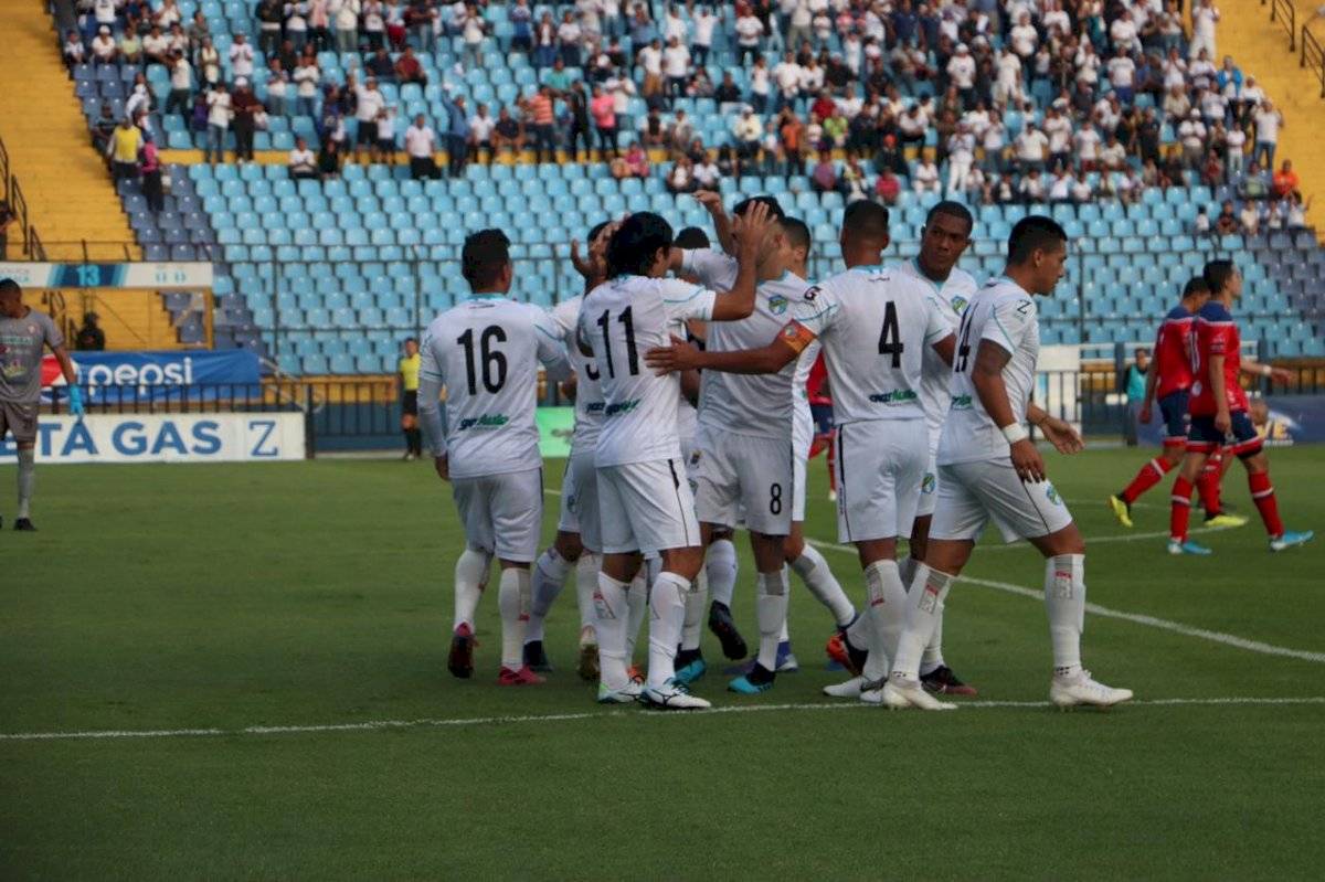 Baja del América para jugar con Comunicaicones