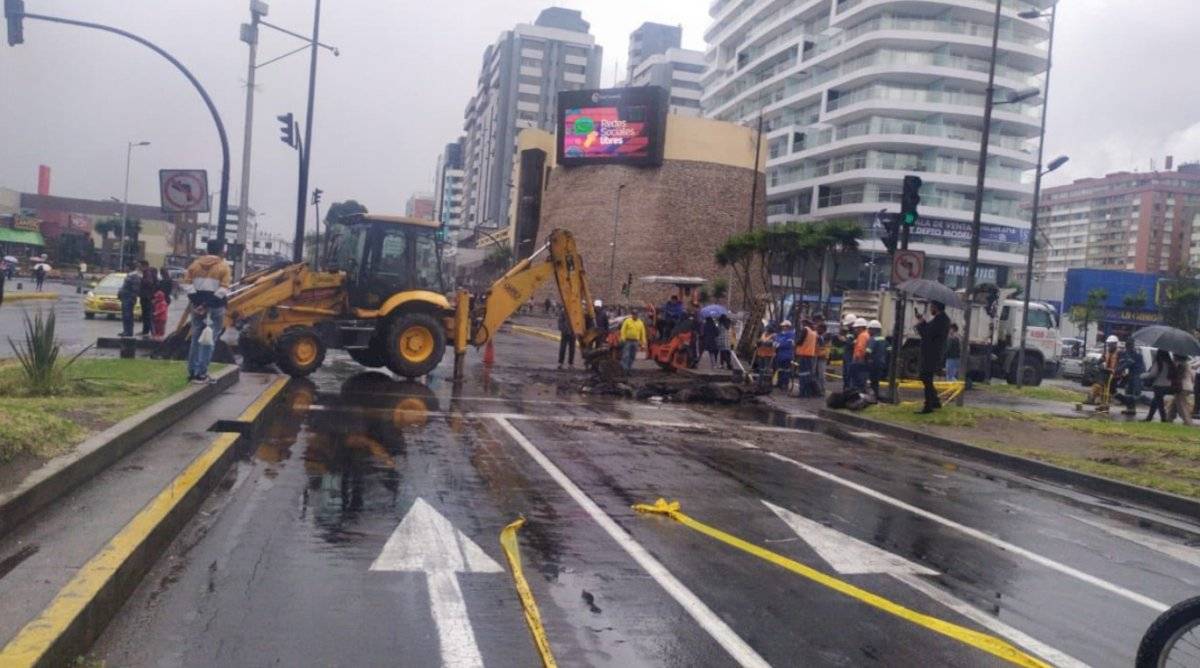 Socavón en Quito