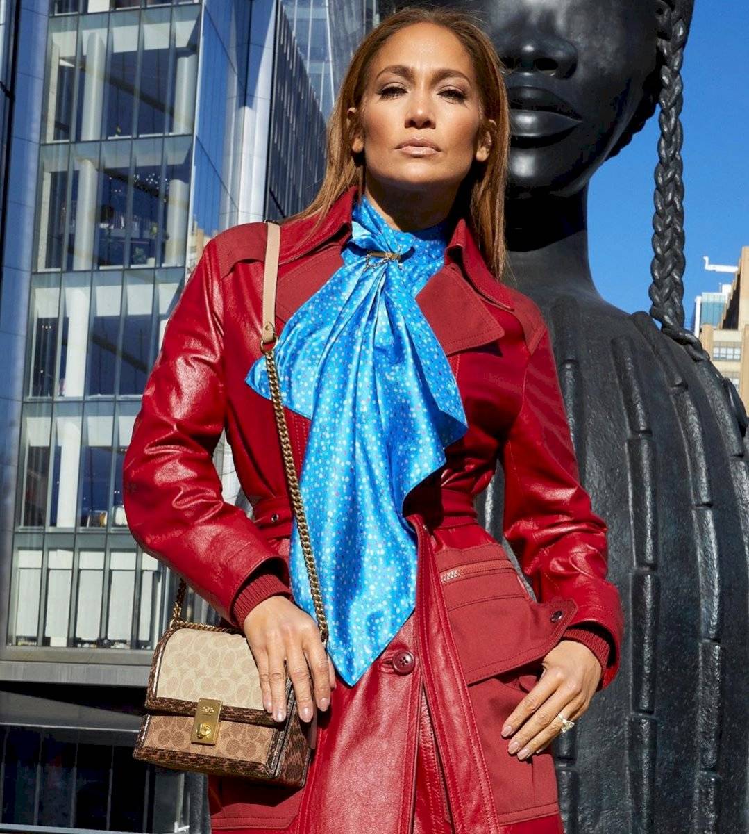 Jennifer Lopez impacta en New York con unos outfits de lujo