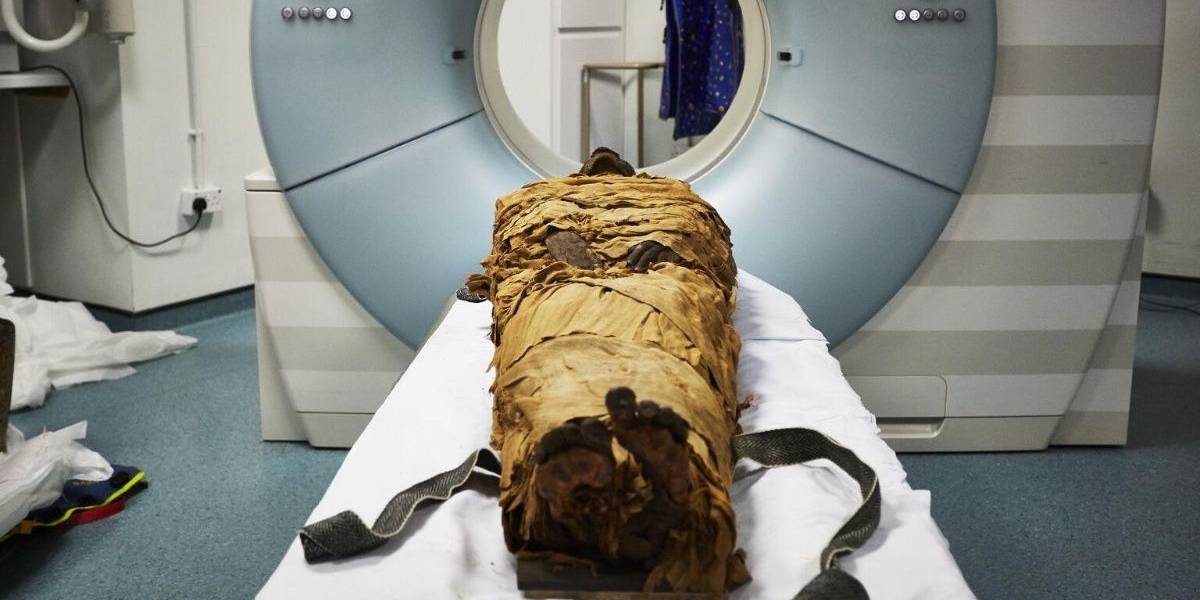 Gracias a una laringe electrónica en 3D científicos hacen hablar a una momia de 3.000 años