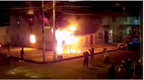 Tres personas fallecidas por incendio estructural en el suburbio de Guayaquil