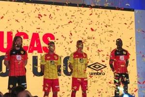 Nuevo uniforme de Aucas