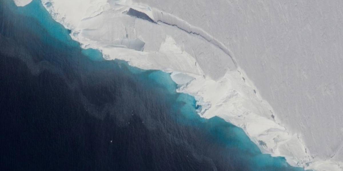 Alarmante hallazgo en la Antártica: científicos detectan agua tibia en el glaciar "más peligroso del mundo"