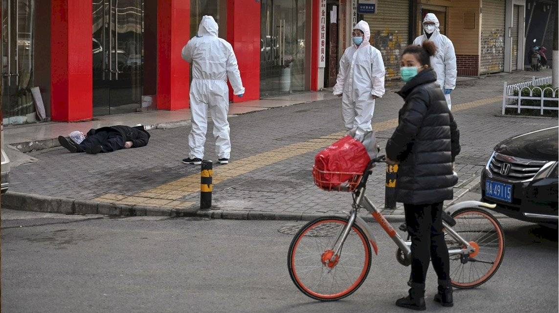 Hombre falleció en plena calle por padecer coronavirus