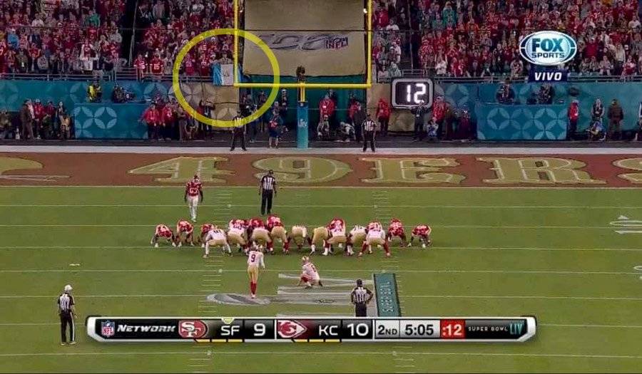 Bandera de Guatemala en el Super Bowl 54