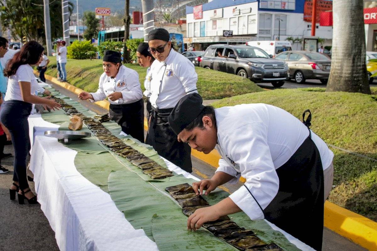 Crean el tamal más grande del mundo