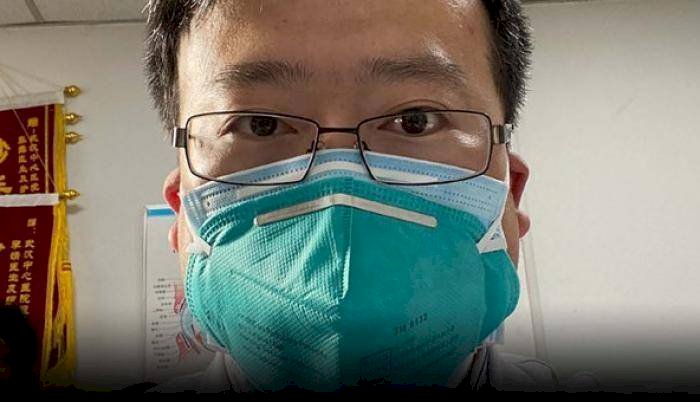 Li Wenliang advirtió del coronavirus en 2019 y lo obligaron a retractarse