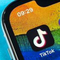 TikTok: Donald Trump avala acuerdo entre Oracle y Walmart con la app