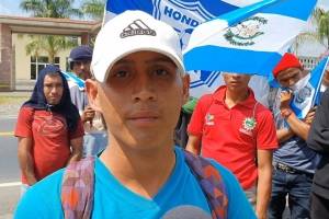 Hondureños en caravanita de la paz