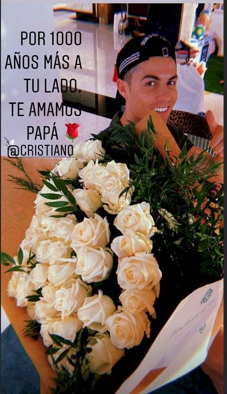 Cristiano Ronaldo recibió rosas blancas y un carro por su cumpleaños