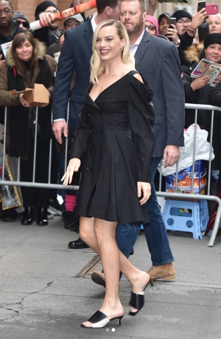 Margot Robbiev Margot Robbie