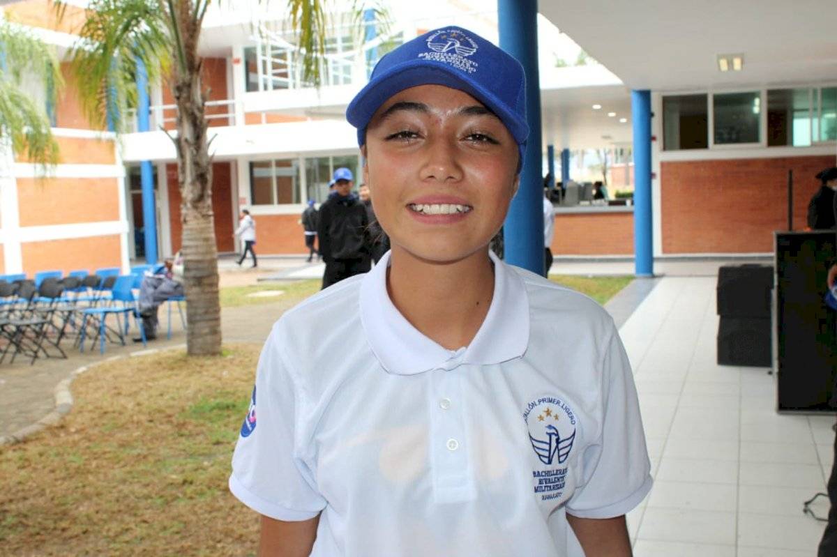 Estudiante preparatoria militarizada