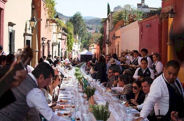 La Santísima Trinidad presenta la campaña de publicidad para su gama de vinos