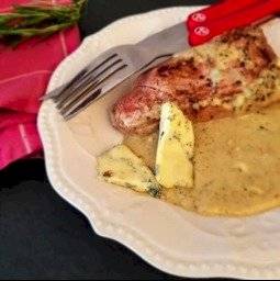Solomillo de cerdo con salsa de queso
