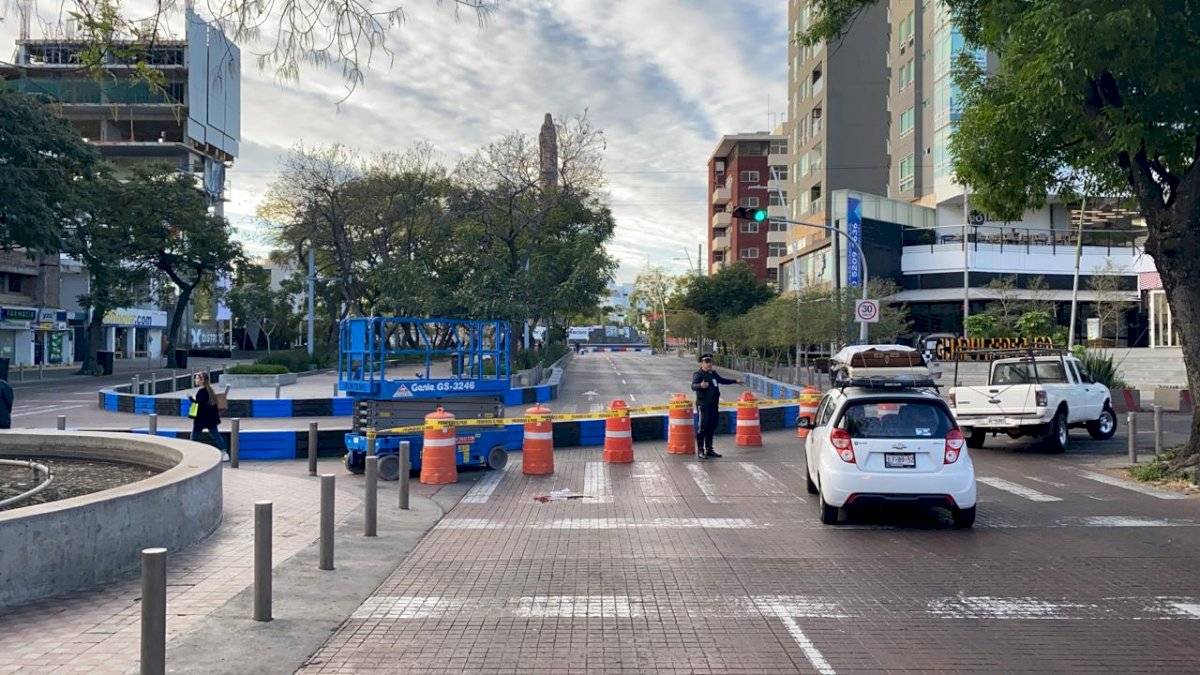 Colapsa vialidad tapatía por carrera de gokarts en la glorieta de Niños Héroes