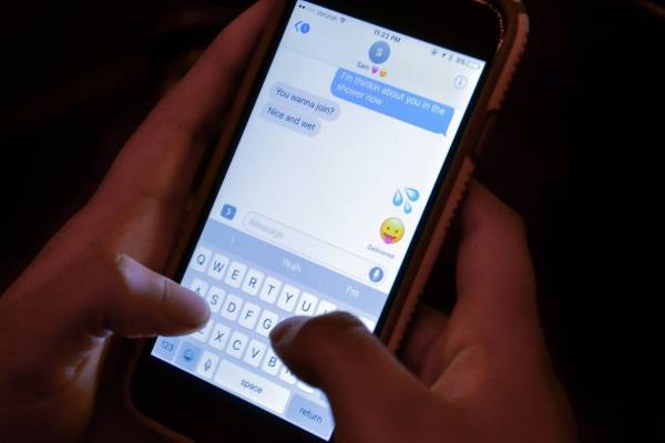 Sexting: 2 de cada 10 adolescentes han enviado fotos de sí mismos desnudos o semidesnudos
