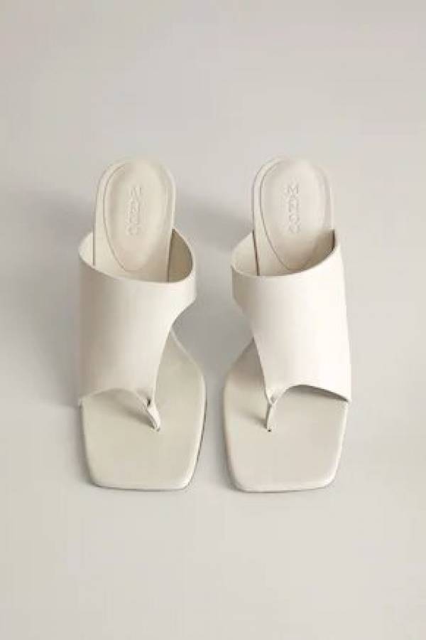 Zapatos con orificios