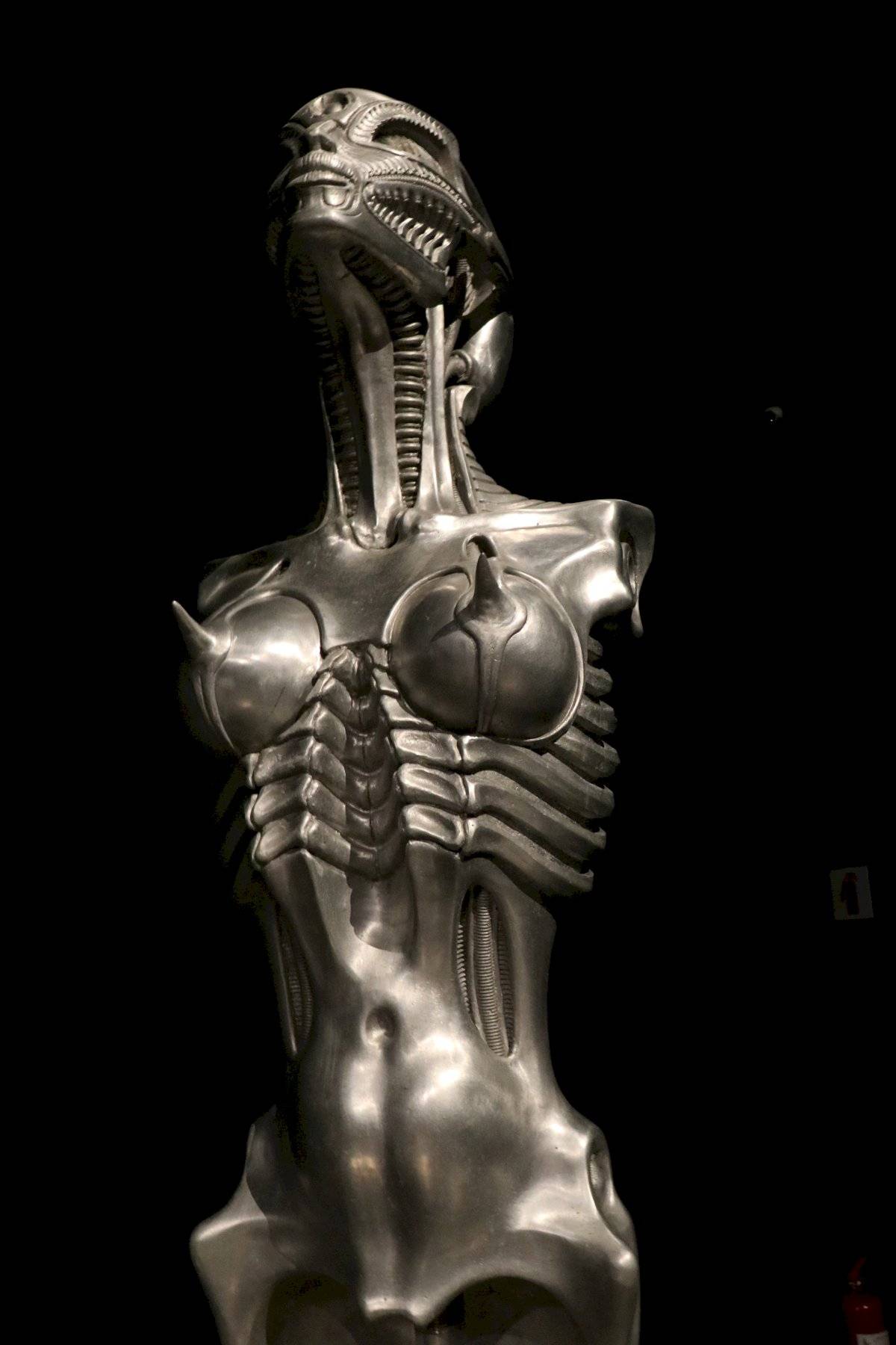 Esto es lo que verás en la exposición de Giger, el genio detrás de Alien
