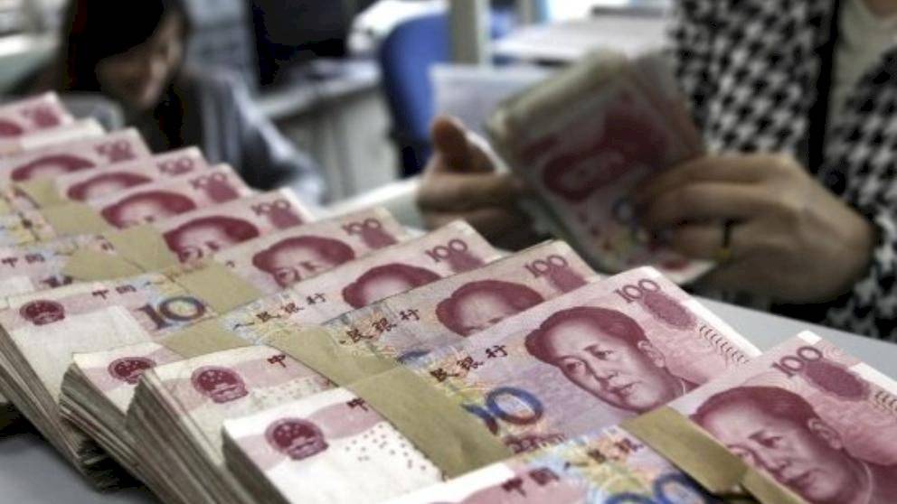China destruye y desinfecta billetes para evitar la propagación del coronavirus