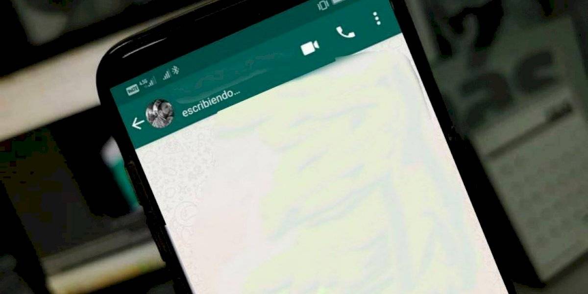 Sin aplicaciones de terceros: así puedes ocultar el "escribiendo” de WhatsApp