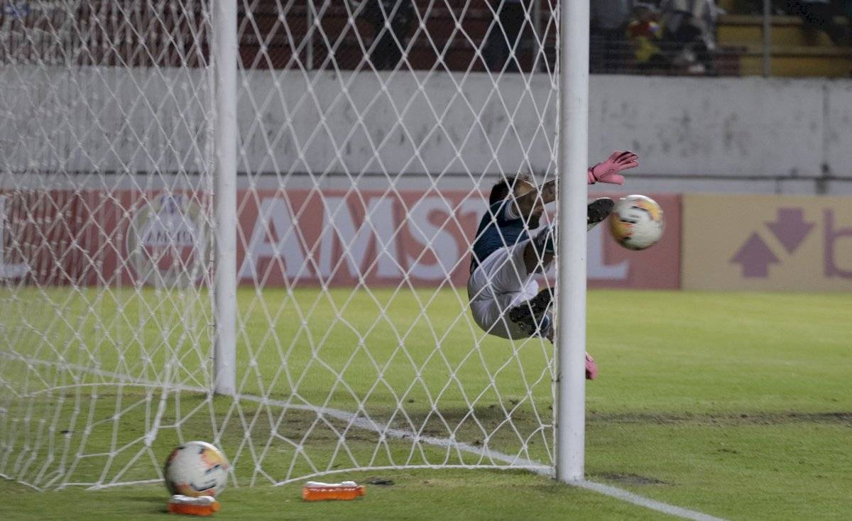 Aucas vs Vélez