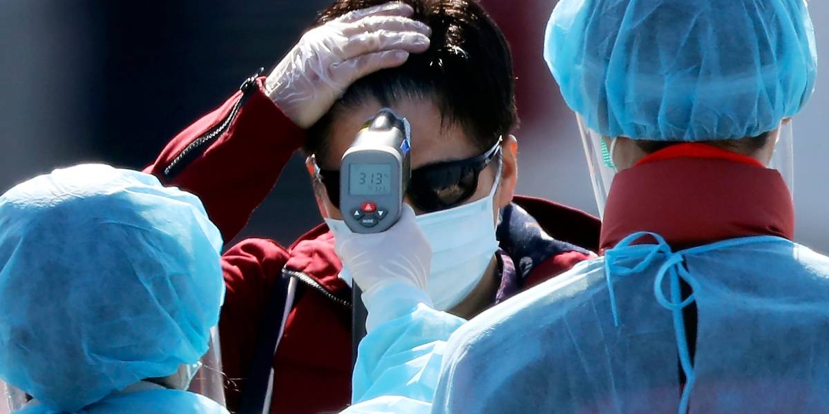 Coronavirus: matrimonio chileno del Diamond Princess arribó al país y quedó en "vigilancia"