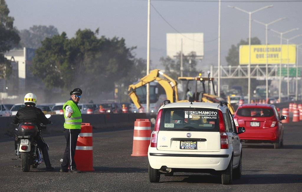 Nuevas obras del Peribús desatan caos vial en el sur de la ZMG