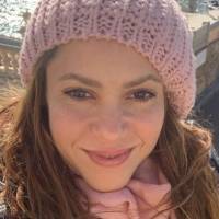 Así es la exquisita cocina minimalista de Shakira, con muebles blancos y utensilios rosados