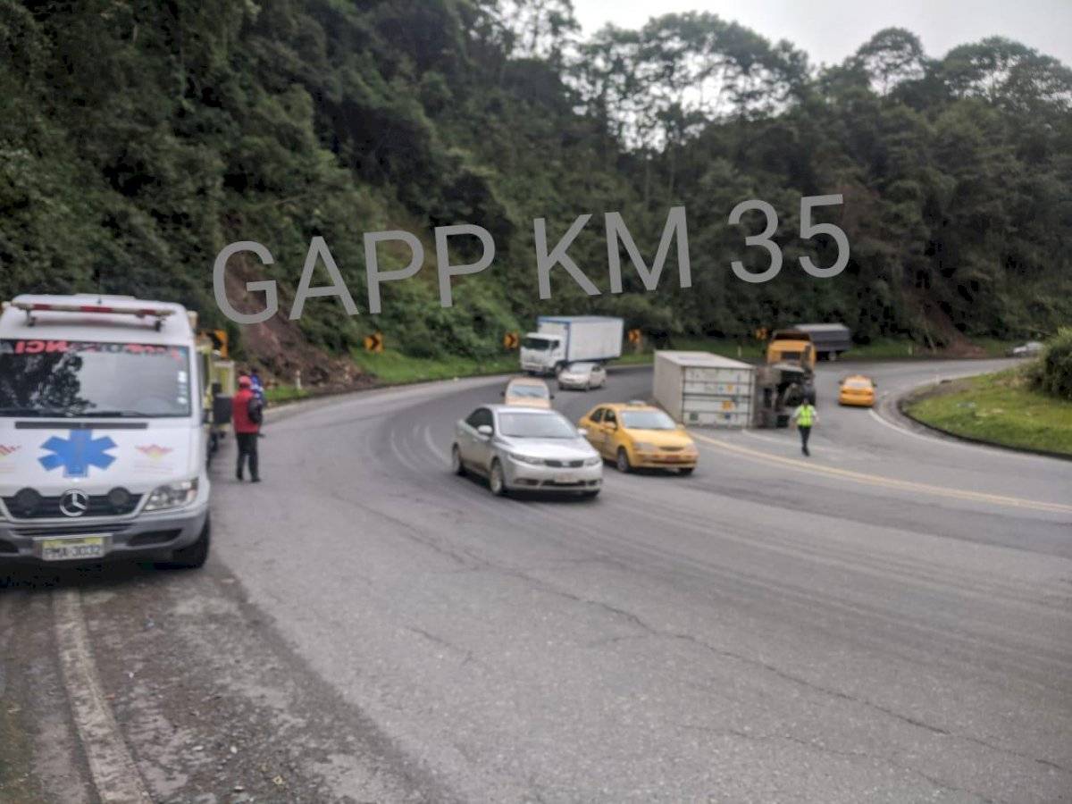 No existen heridos y hay congestión vehicular en el punto.
