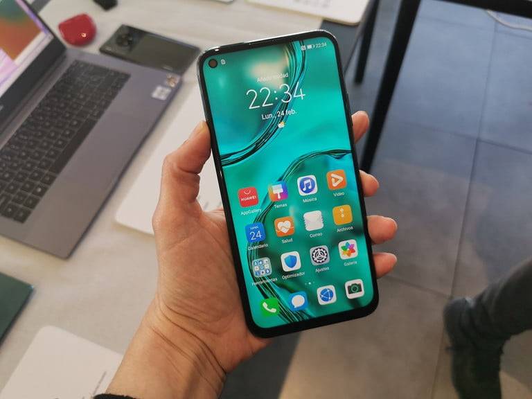 Huawei deja ver en unas primeras impresiones al nuevo P40 Lite