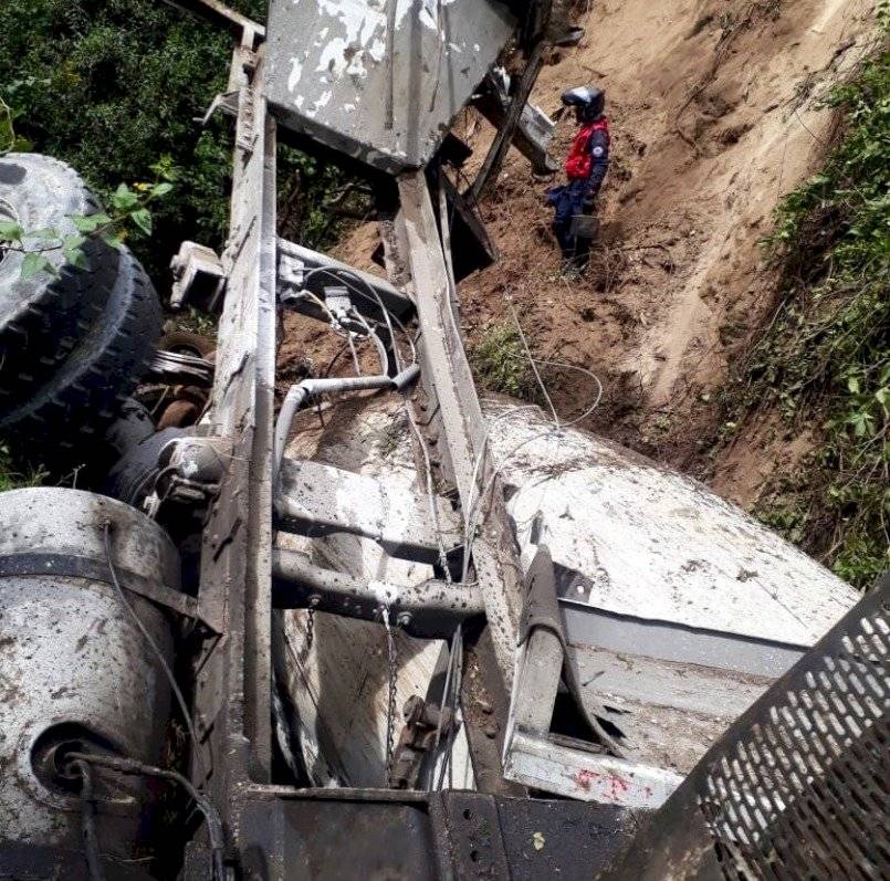 Camión sufrió accidente al norte de Quito