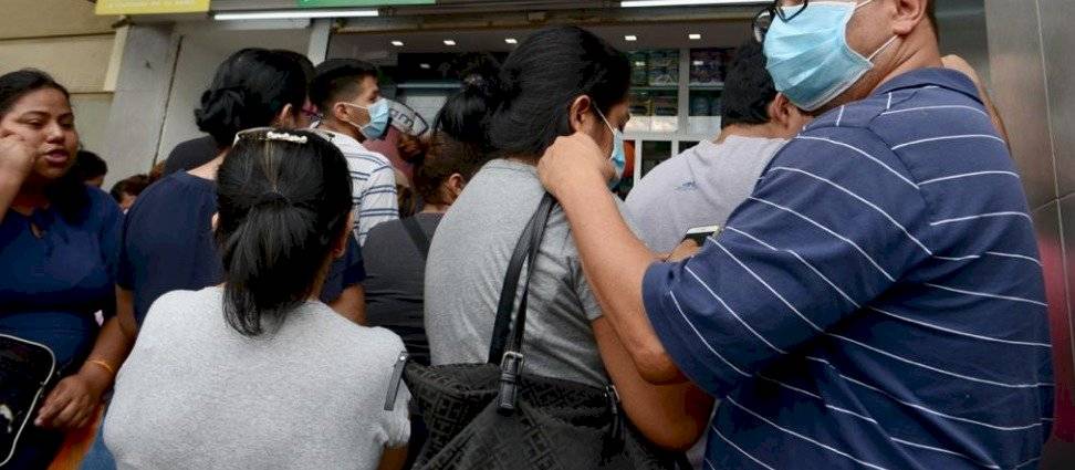 Filas en Guayaquil para mascarillas