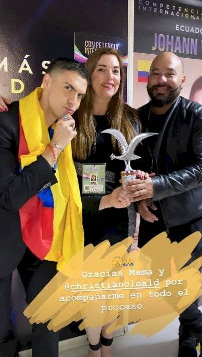 Johann Vera y su madre