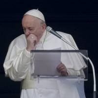 El Papa acepta renuncia de obispo acusado de encubrir abusos