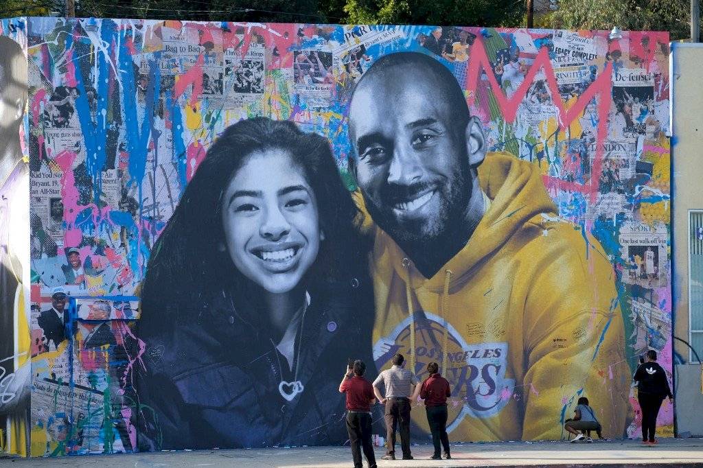 Filtran imágenes de los cuerpos de Kobe Bryant y su hija