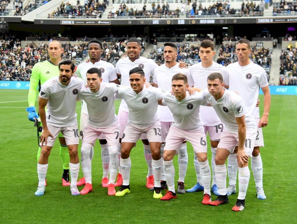 El Moyo Contreras capta a David y Victoria Beckham en debut MLS