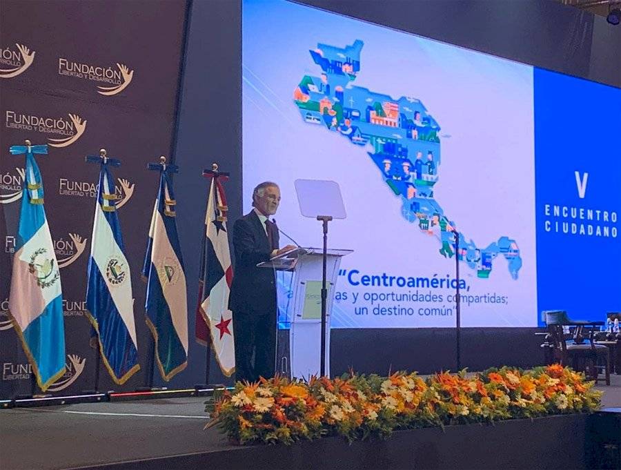 Dionisio Gutiérrez durante su alocución