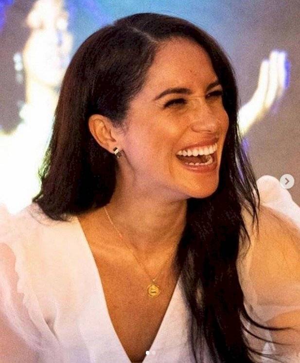 Meghan Markle en una falda lápiz deja a Reino Unido con la boca abierta