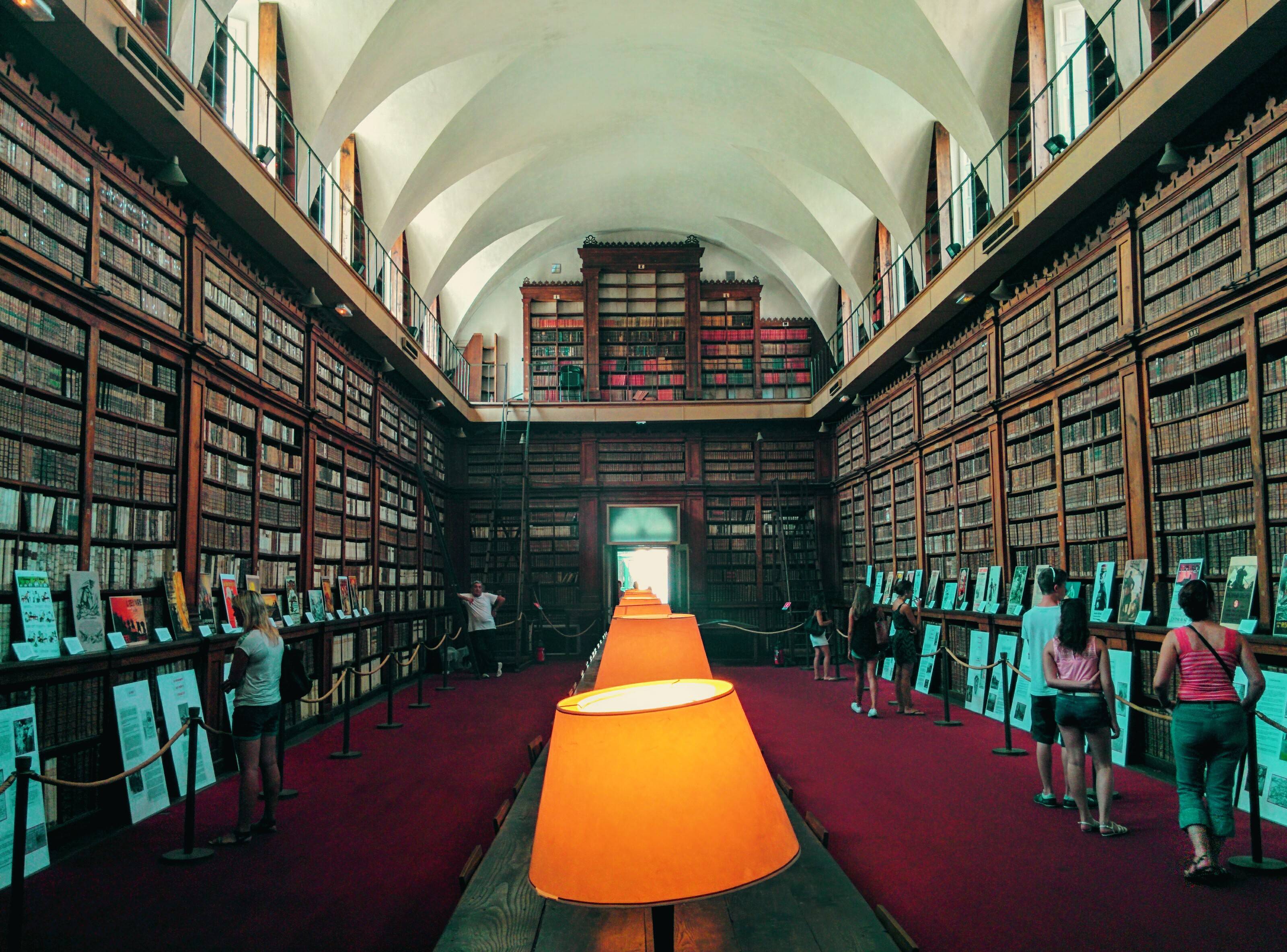  Ciencia: encontró libro original perdido de Isaac Newton 