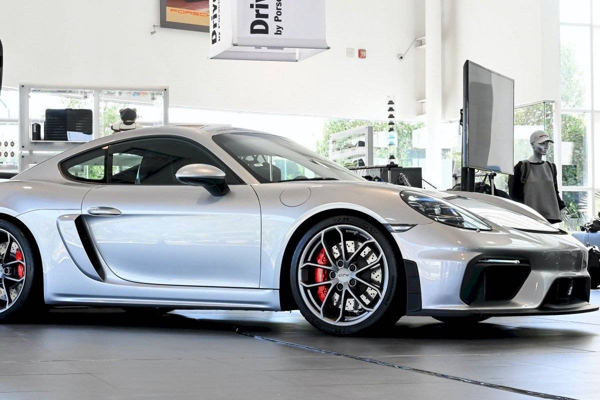 Porsche 718 Cayman GT4