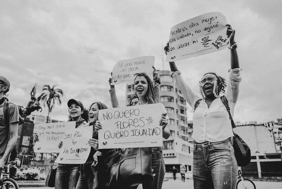 Movistar convirtió un anuncio de prensa en un medio para que las mujeres se expresen