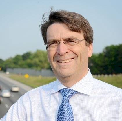 Daniel Hoornweg, profesor de la Universidad Tecnológica de Ontario, Canadá