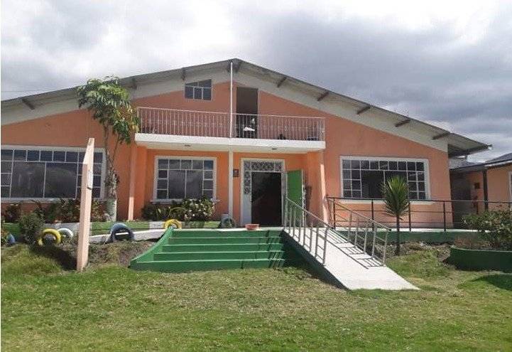 20 niños con parálisis cerebral se podrían quedar sin atención en Quito