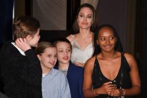 https://www.publimetro.com.mx/mx/entretenimiento/2020/07/02/angelina-jolie-vivienne-mascarilla.html