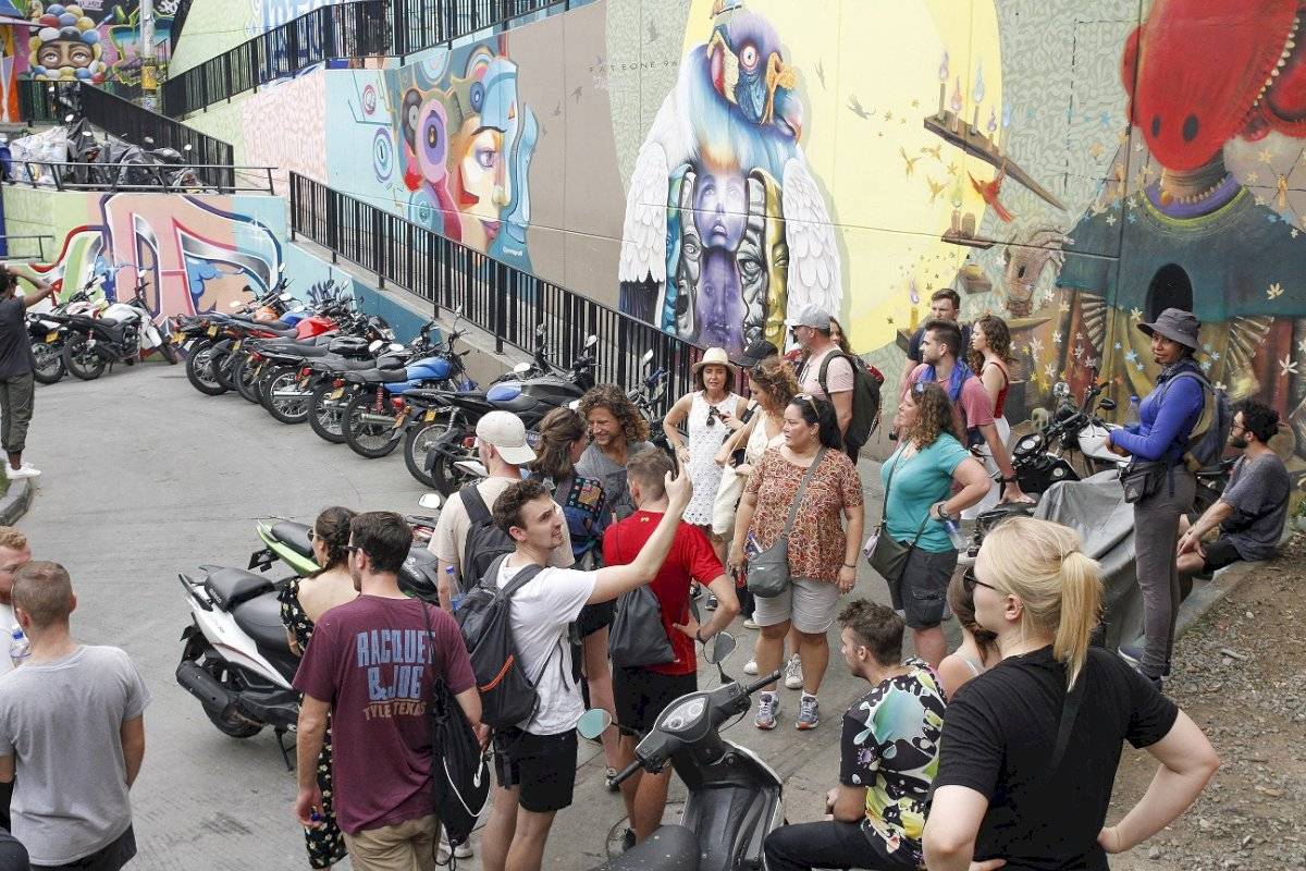 Graffitour 2020 Comuna 13 Medellín