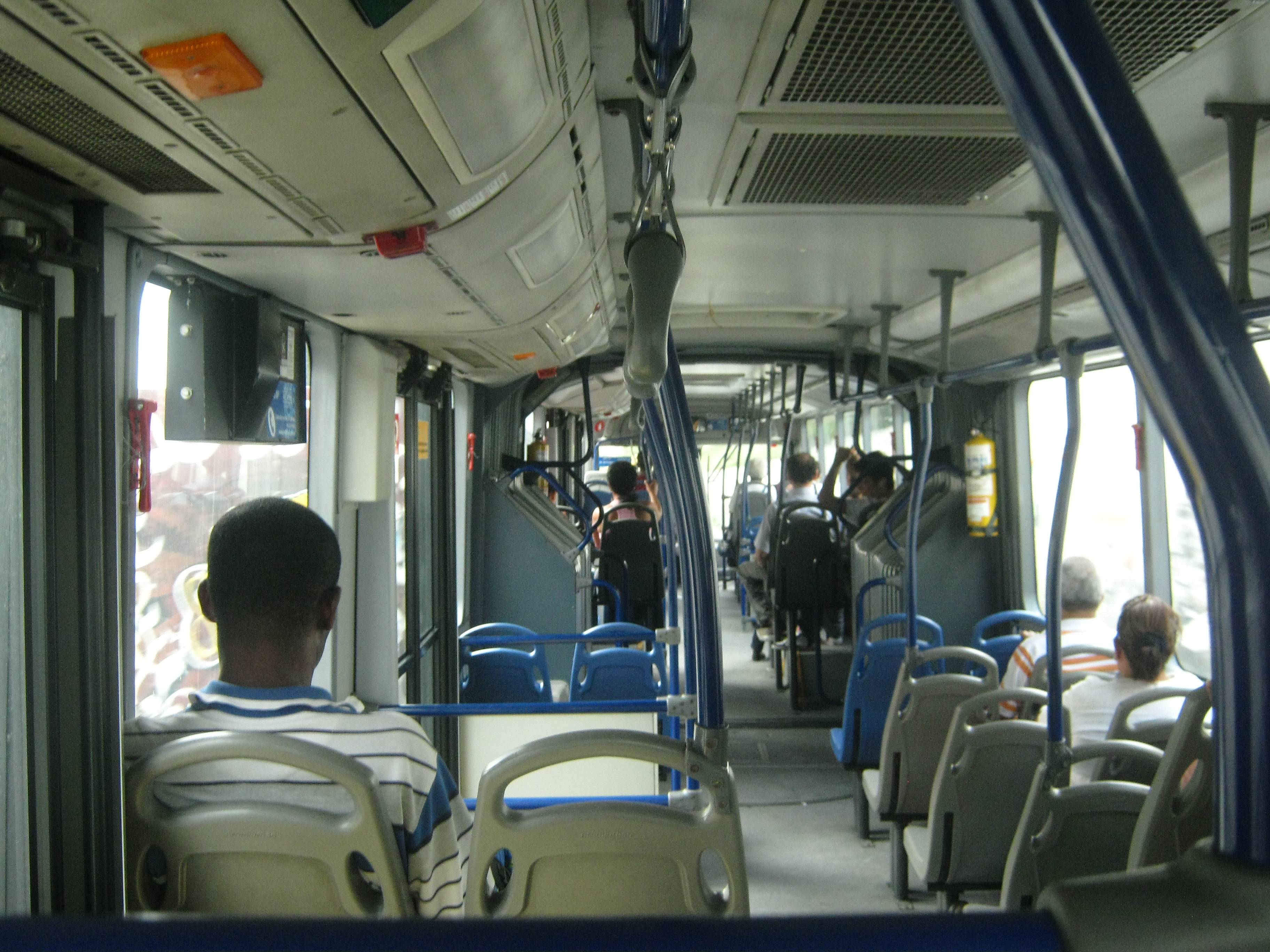 Coronavirus: ¿realmente es peligroso viajar en autobús, metro y avión? Coronavirus: ¿realmente es peligroso viajar en autobús, metro y avión?