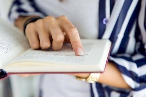 Escritores regalan sus libros