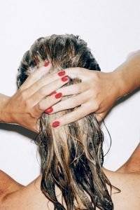 cómo lavar el cabello